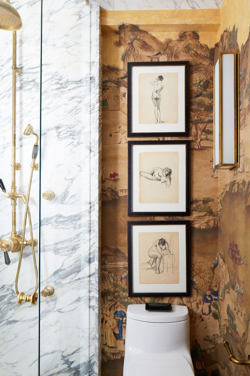 15 Bathrooms With Beautiful Wall Decor That Will Inspire A Refresh