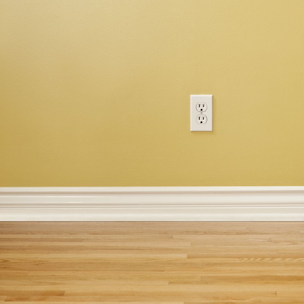 wall plug in empty room