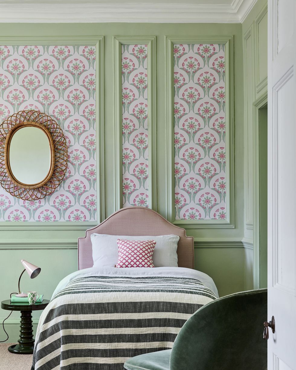 23 Clever Wallpaper Ideas To Inspire