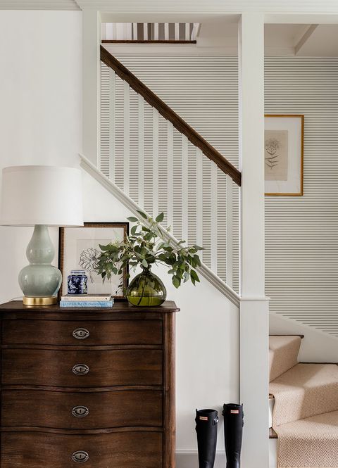 stripe wallpaper in stairwell