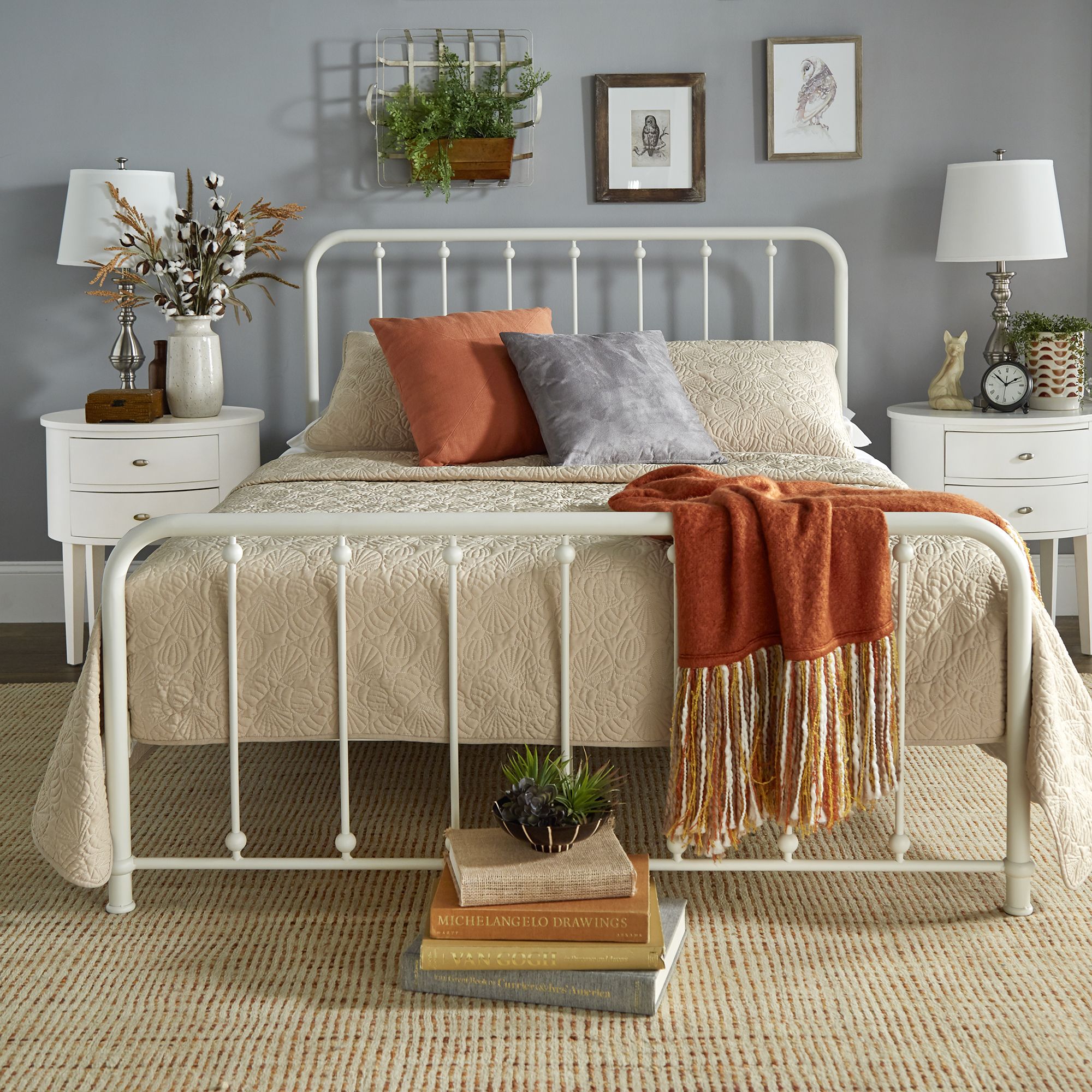The Ultimate Romantic Decor for Creating a Vintage-Chic Bedroom