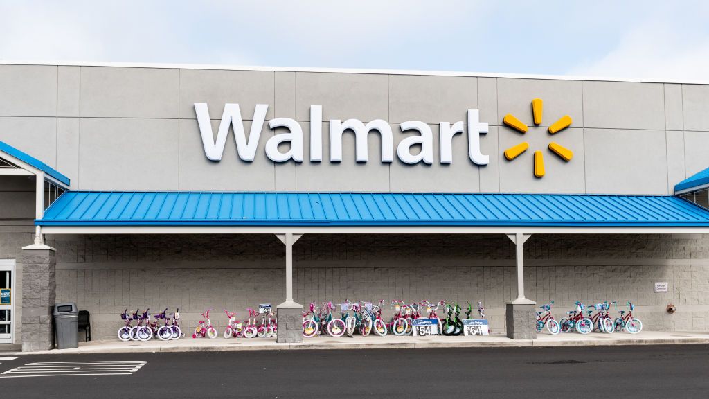 Is Walmart Open on New Year's Day 2024?