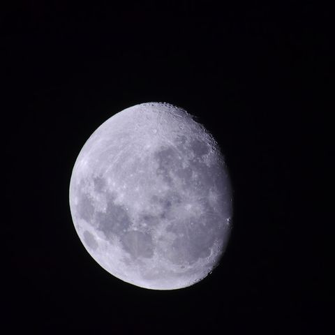 waning gibbous moon seen from the southern hemisphere
