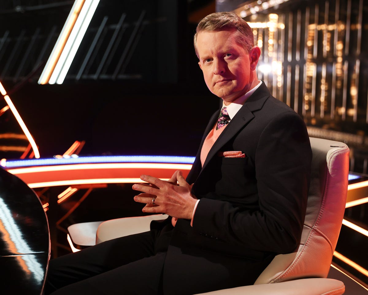 ken-jenning-s-problematic-past-tweet-cost-him-jeopardy-host-gig