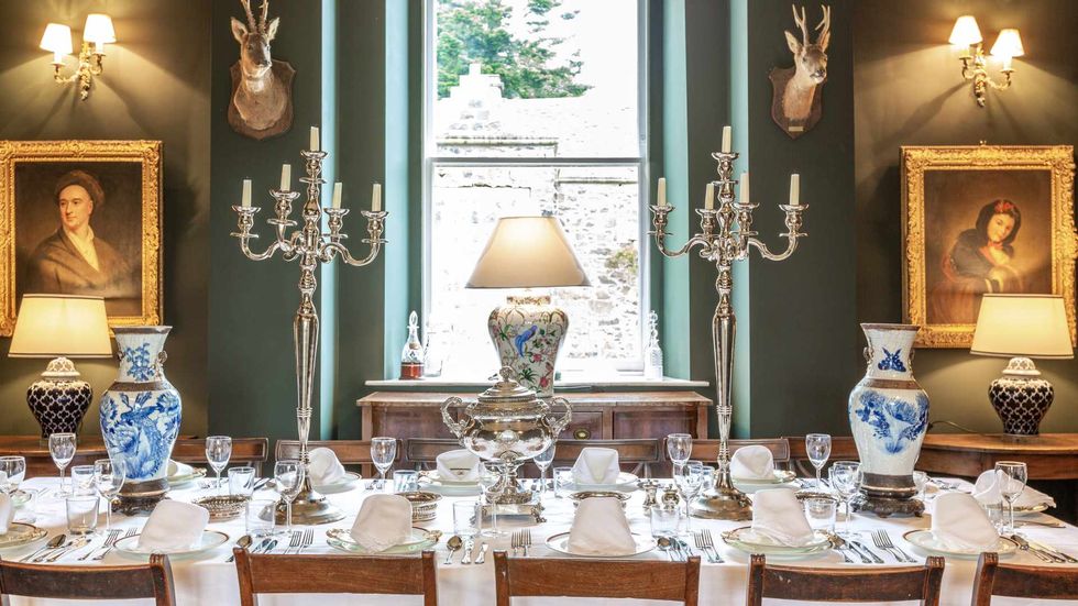 Wardhill Castle - dining room - Scotts Castle Holidays