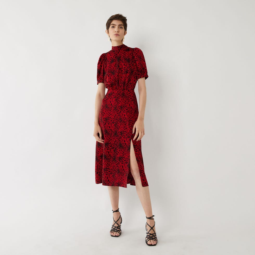 Clothing, Fashion model, Day dress, Dress, Shoulder, Pattern, Sleeve, Maroon, Waist, Fashion, 