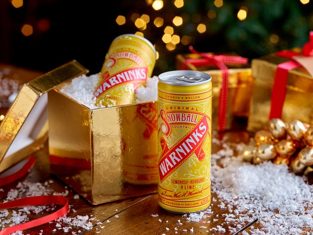 Warninks Snowball cocktail in a can