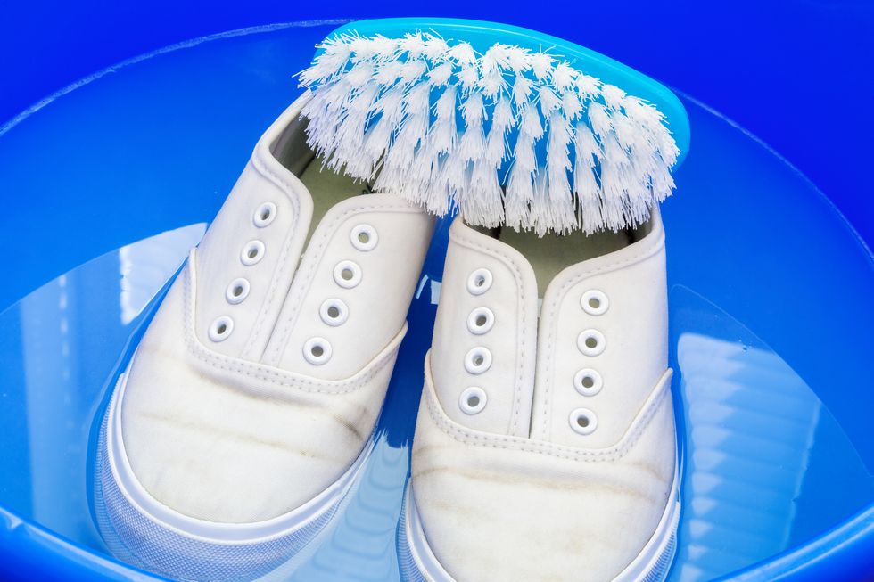 washing white sneakers