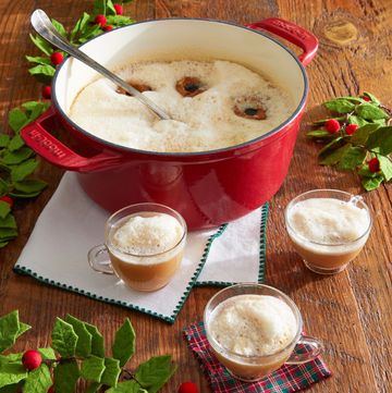 a bowl of traditional wassail