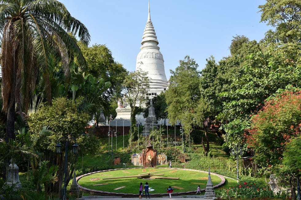 wat phnom temple at phnom penh cambodia