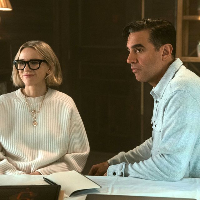 the watcher l to r naomi watts as nora brannock, bobby cannavale as dean brannock in episode 106 of the watcher cr eric liebowitznetflix © 2022