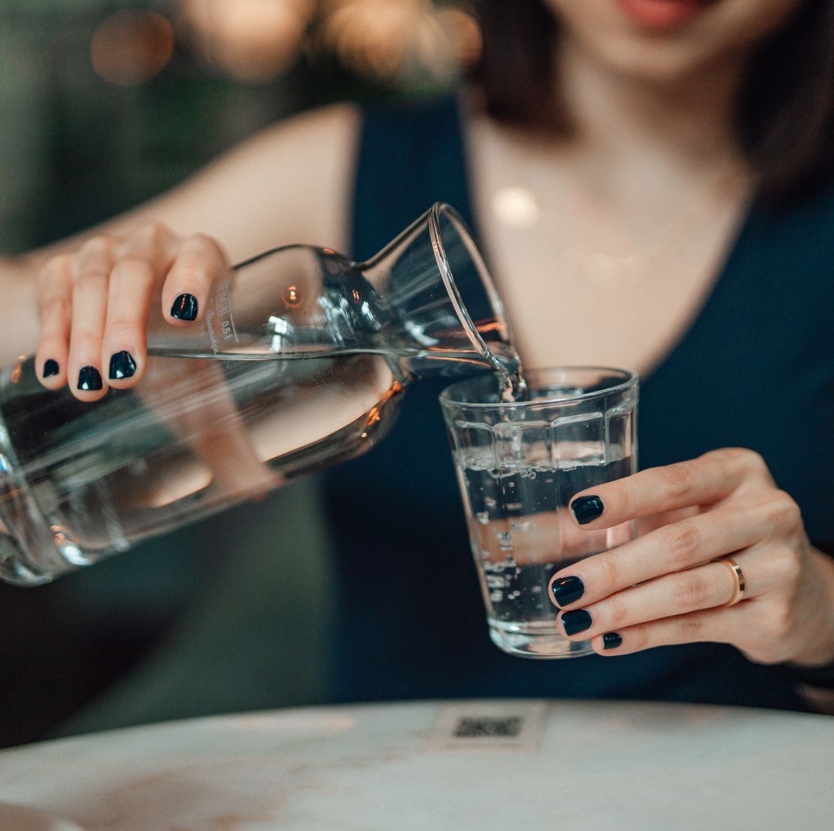 https://hips.hearstapps.com/hmg-prod/images/water-intake-per-day-how-many-glasses-of-water-should-we-drink-a-day-65807978e05aa.jpg?crop=0.669xw:1.00xh;0.0879xw,0&resize=1200:*