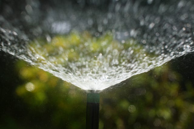 Scientists Have Solved the 141-Year-Old 'Reverse Sprinkler' Problem