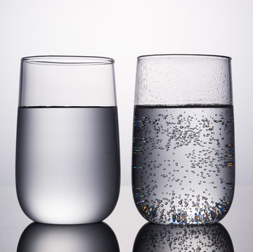 water vs sparkling water