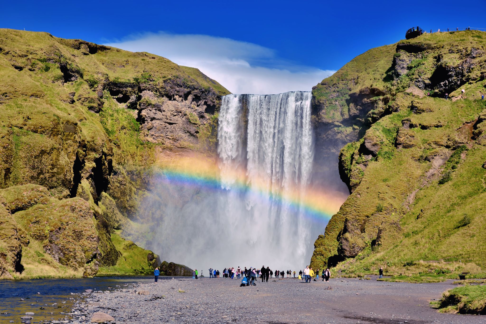waterval skogafoss op ijsland