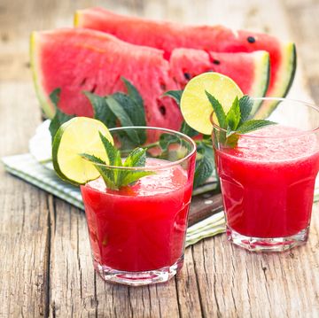 watermelon smoothies with lime and mint