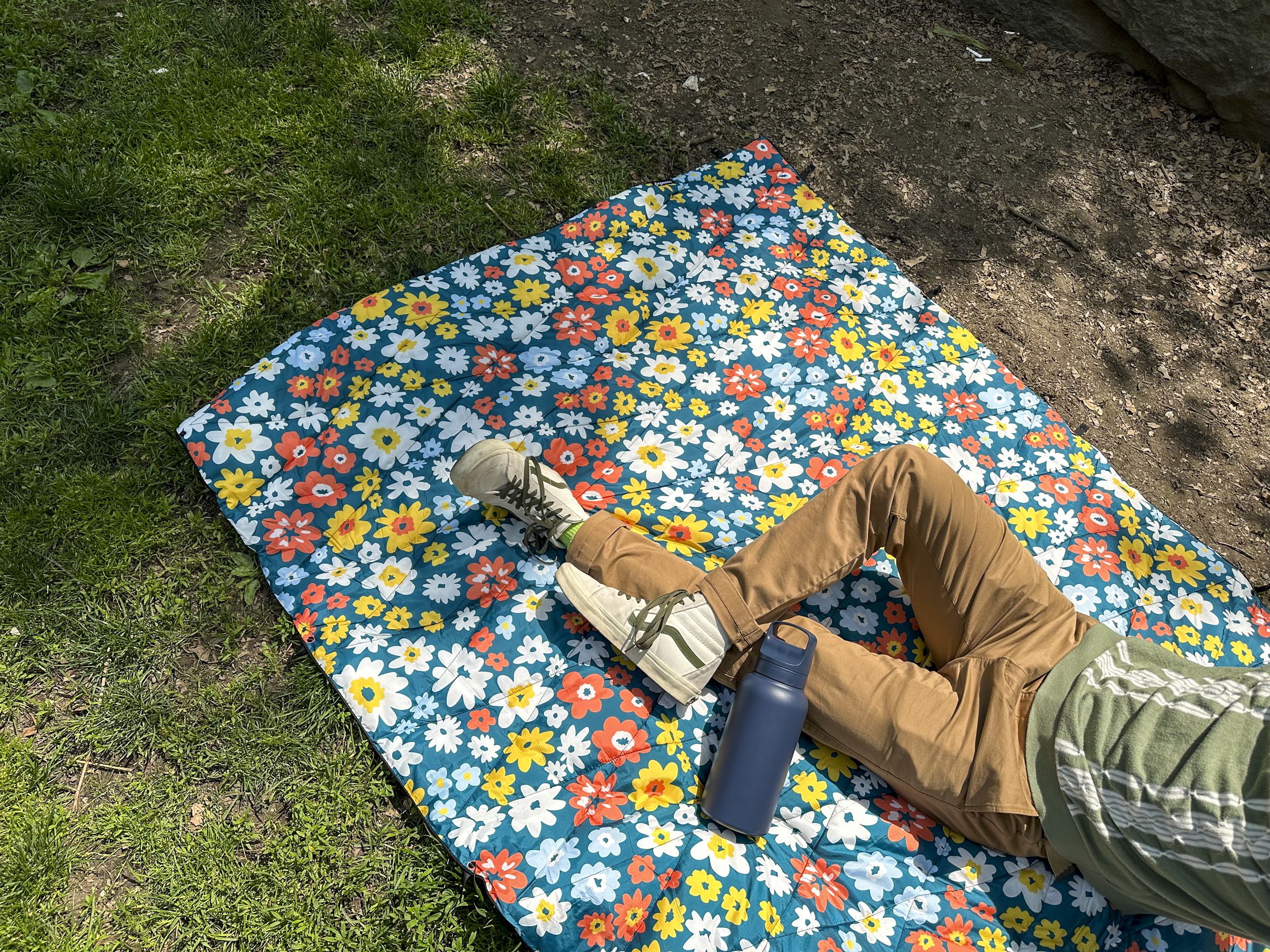 The 7 Best Outdoor Blankets of 2023 - Best Picnic Blankets