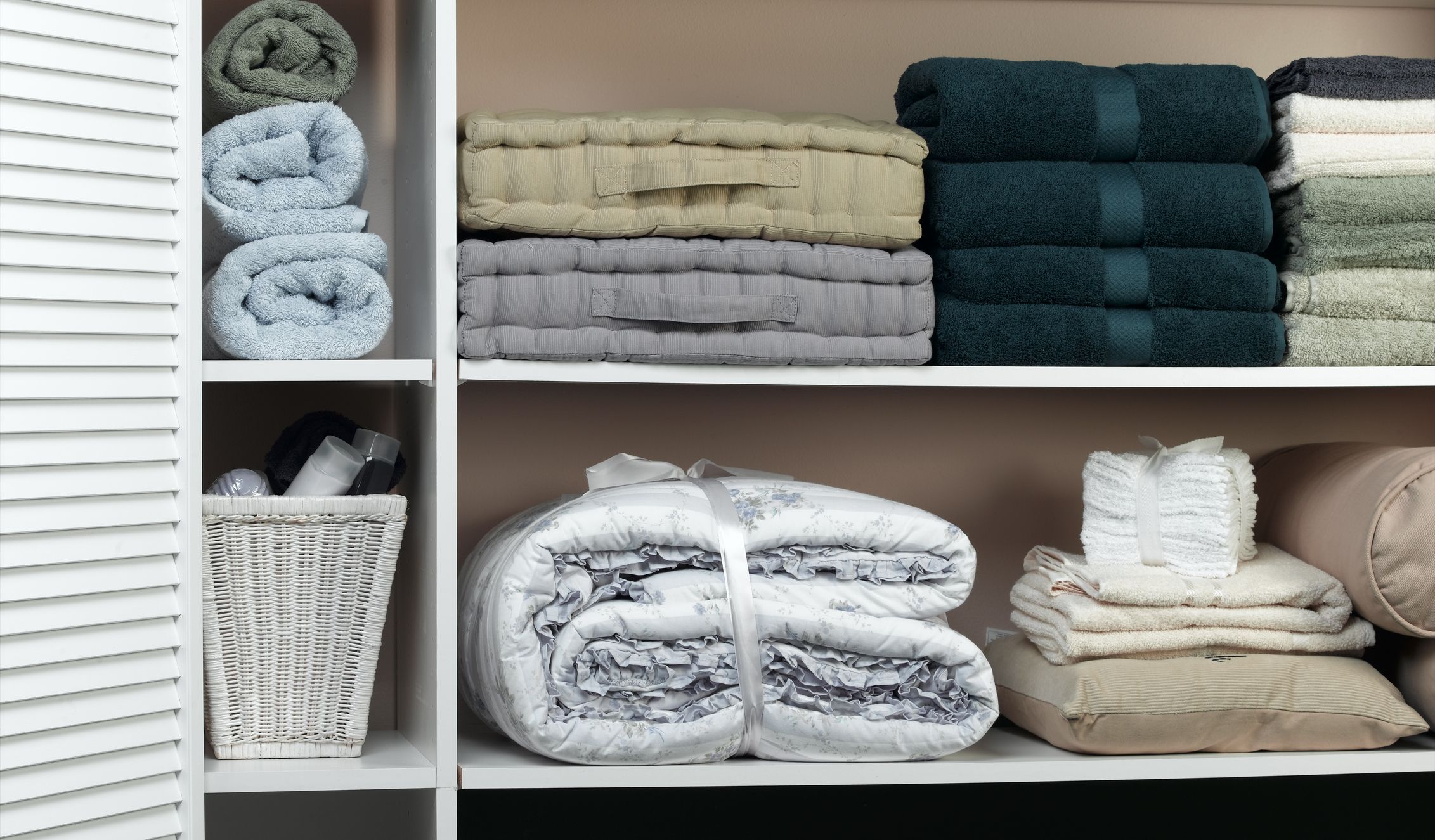13 Best Linen Closet Organization Ideas - How To Organize a Linen Closet