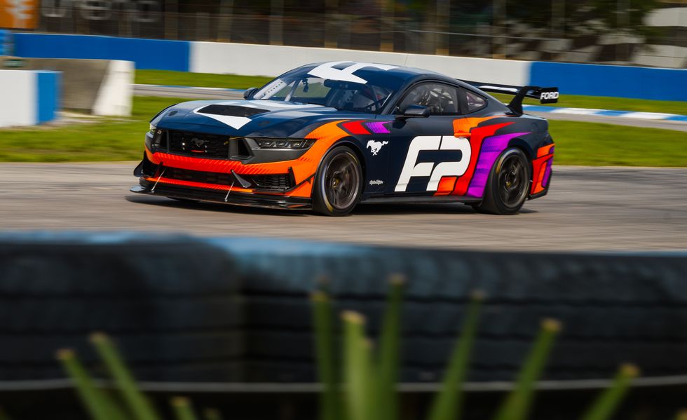 2024 ford mustang gt4
