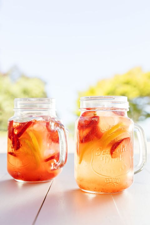 summer drinks fresh berry lemonade