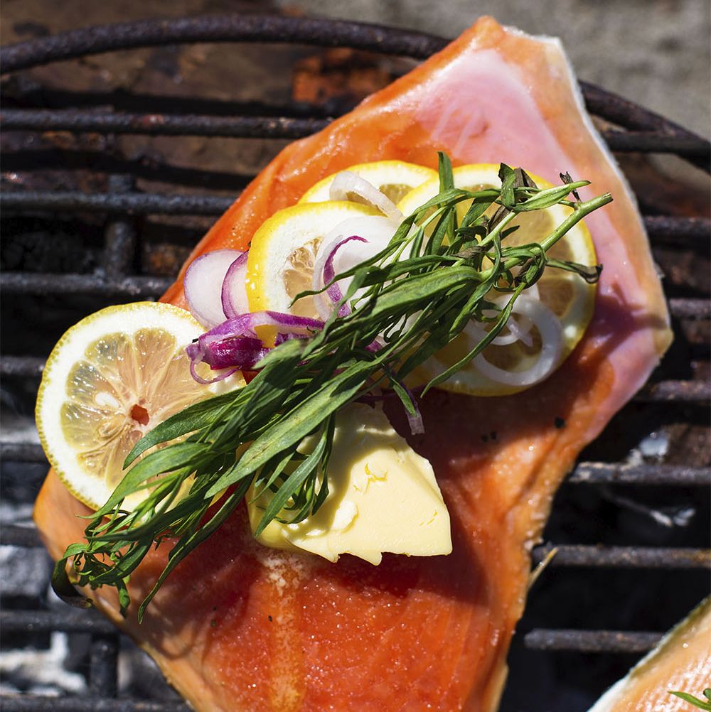 firecooked salmon with lemon, red onion, and tarragon