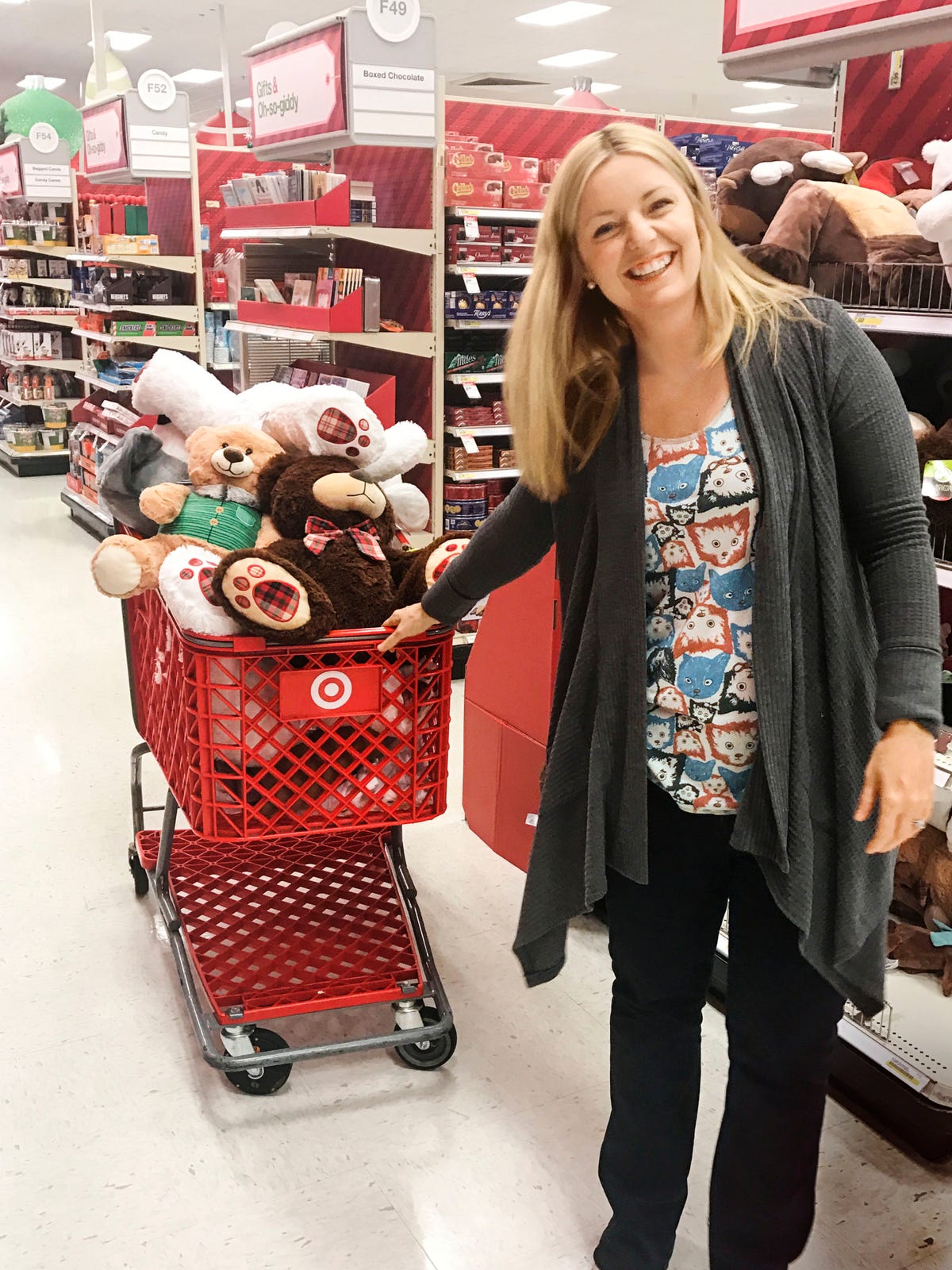 How to Give Back Like Food Network Chef Damaris Phillips This Season