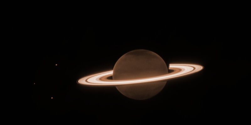 Guarda la nuova foto ad altissima risoluzione degli anelli di Saturno (FOTO)