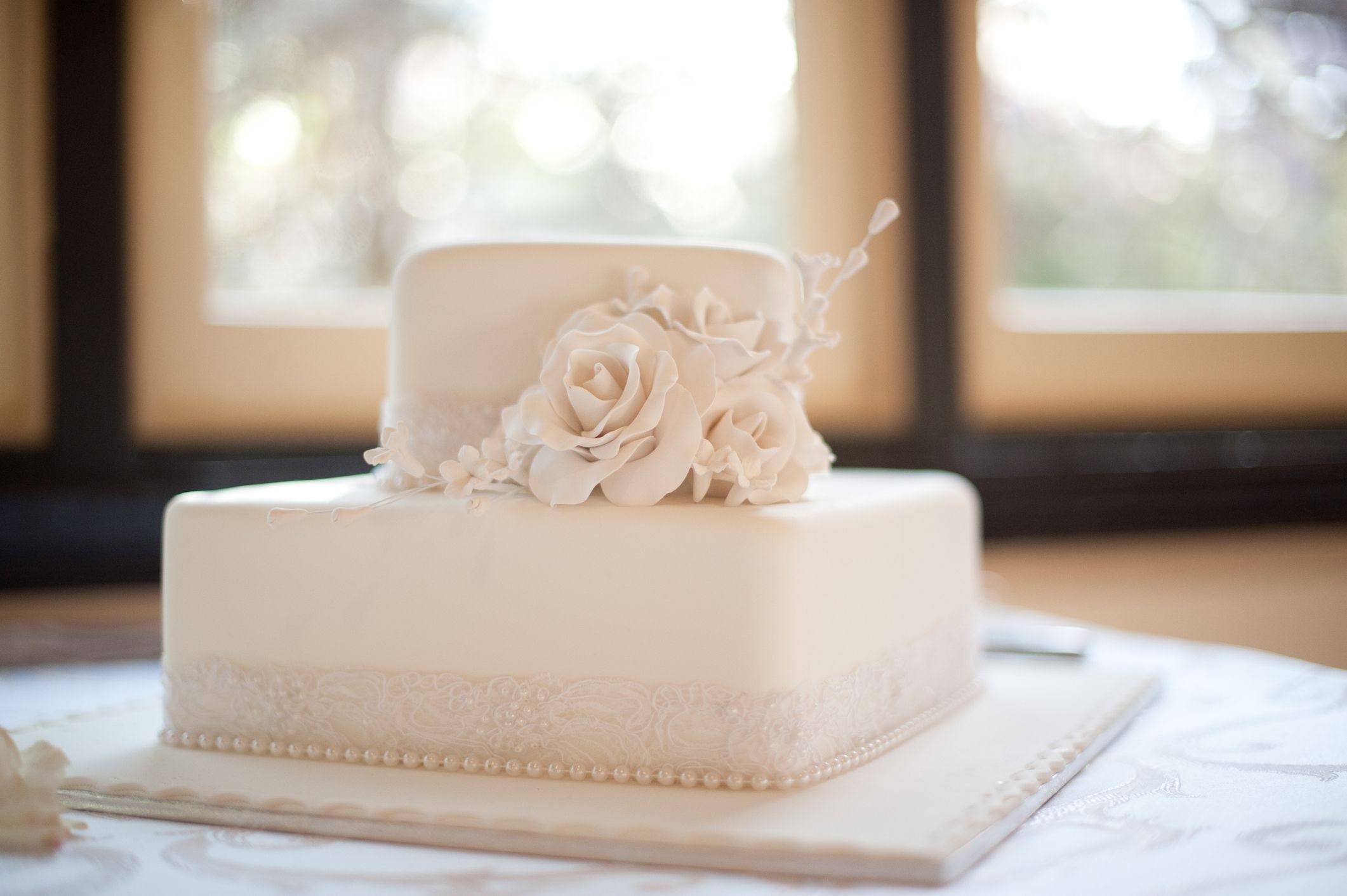 Pasticceria Modenese  Torta Matrimonio Cuore Ricoperta Pasta di Zucchero