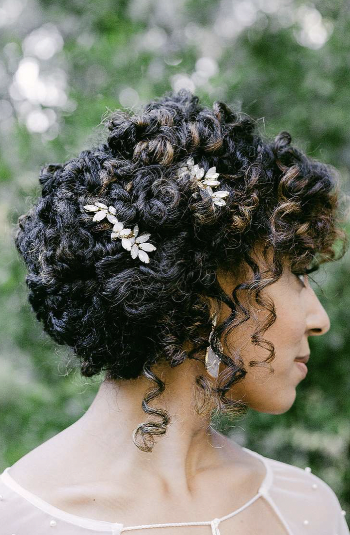 Brides With Curly Hair- Check Out These Fun Ways To Style Your Hair |  Bridal hair buns, Indian bridal hairstyles, Diy hairstyles