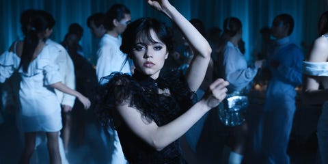 Mercredi Jenna Ortega Dans Le Rôle De Mercredi Addams Dans L'épisode 104 De Mercredi Cr Avec L'aimable Autorisation De Netflix © 2022