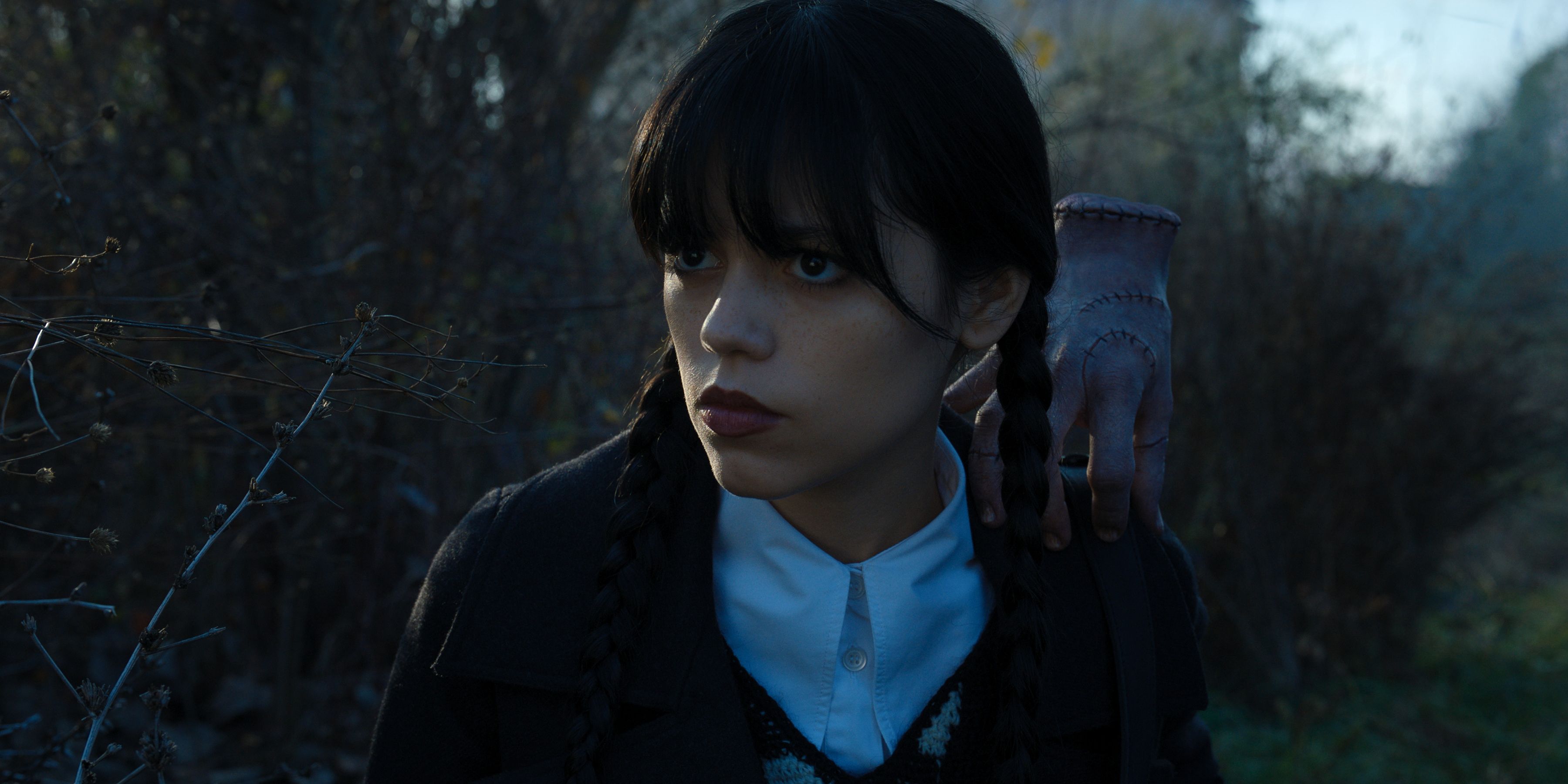 DiscussingFilm on X: Jenna Ortega never blinks when playing Wednesday  Addams in 'WEDNESDAY' after she tried one take of not blinking and Tim  Burton loved the result. Read our review:    /