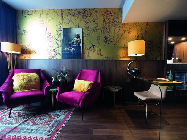 Interior design, Purple, Room, Living room, Wall, Furniture, Property, Floor, Lighting, Building, 