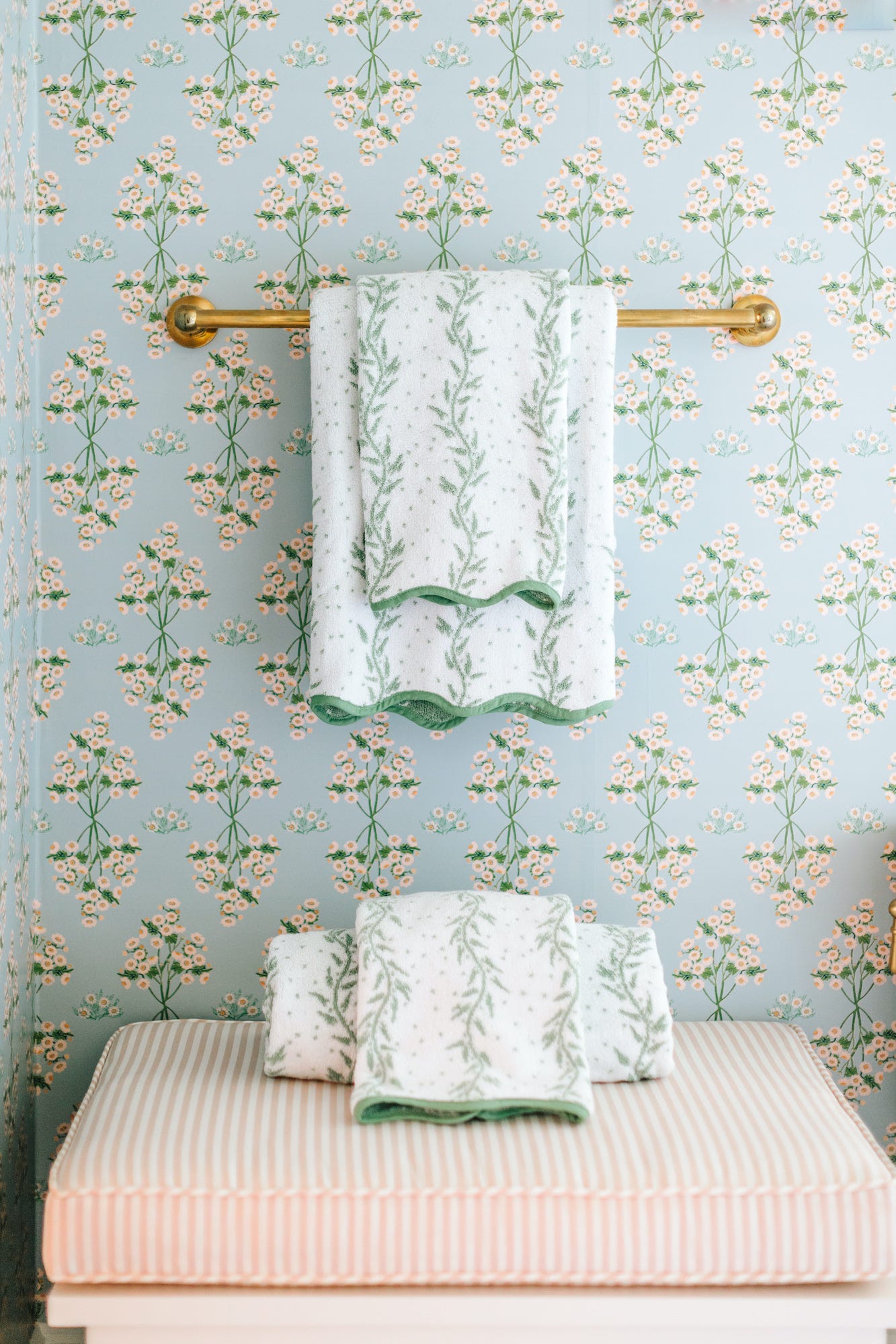 Weezie Towels Anniversary Sale 2022: Get 25% Off Sitewide