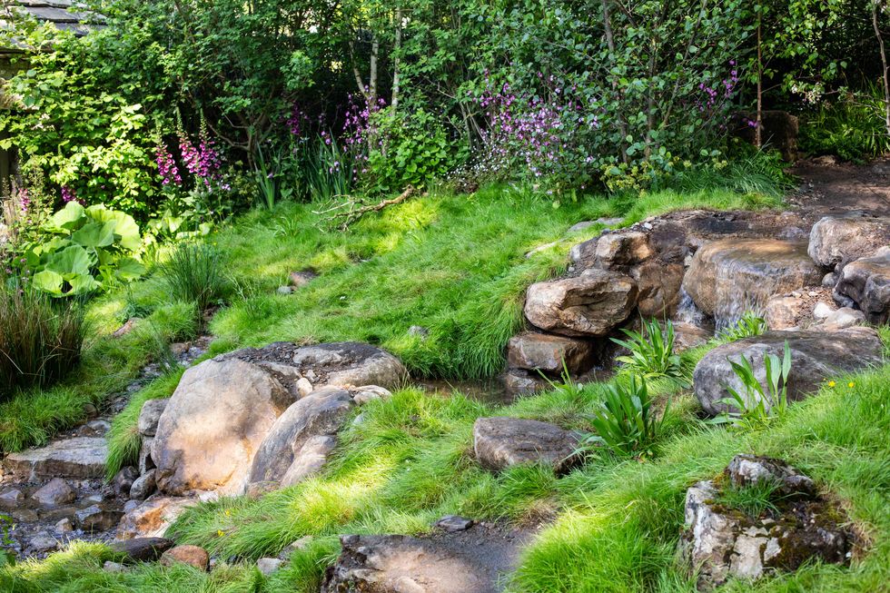 Welcome to Yorkshire by Landform Consultants Mark Gregory stream - Chelsea Flower Show 2018