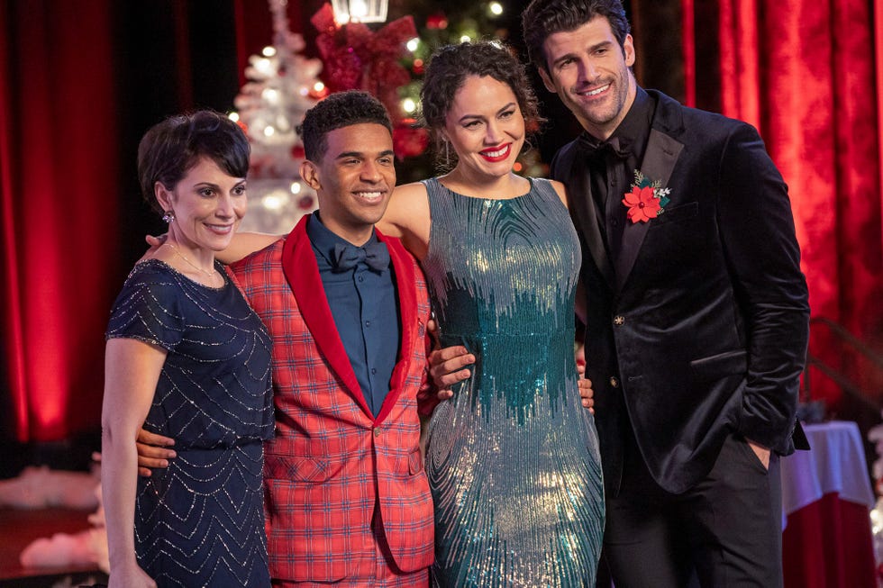 Lifetime premieres super-sized Christmas movies, mini films