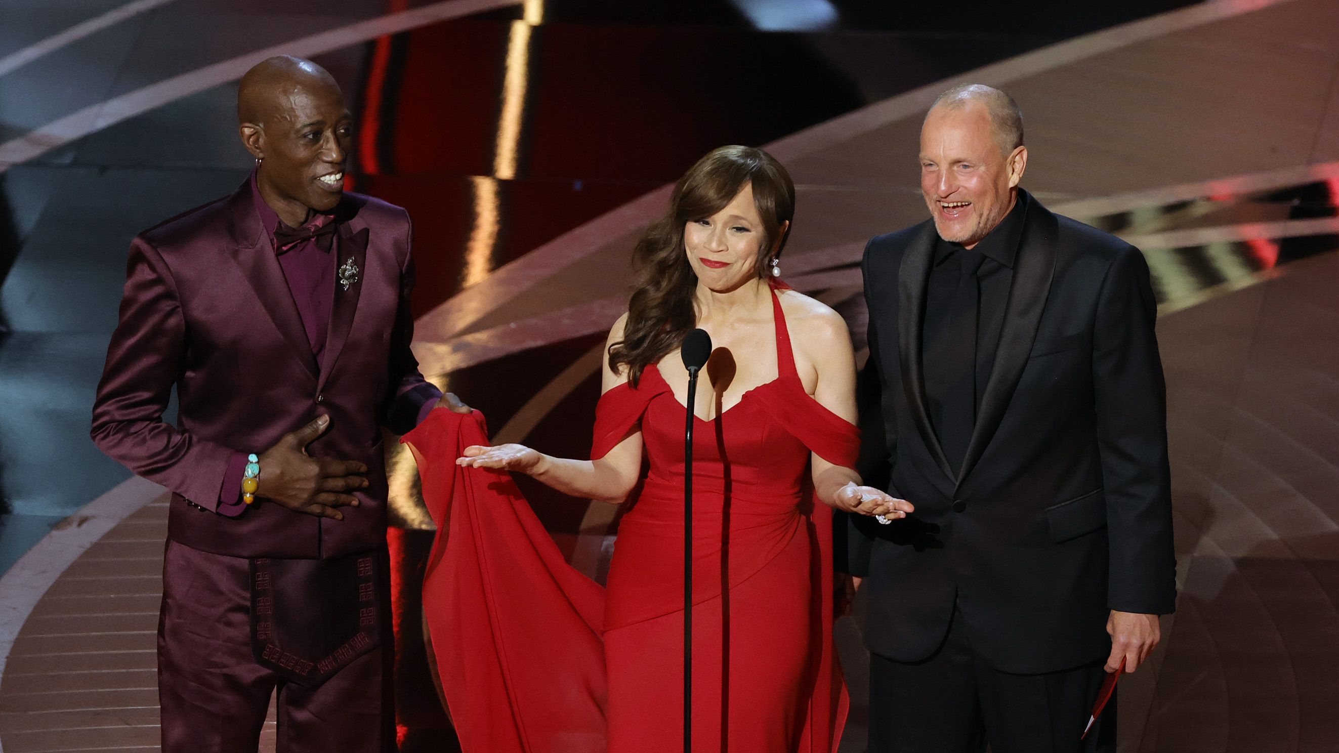 Rosie Perez Claims Woody Harrelson and Wesley Snipes Were 'High Off Their  Asses' At the Oscars