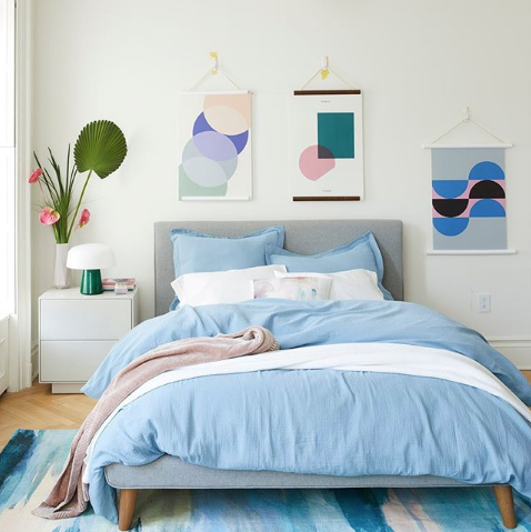 Bedroom, Bed, Furniture, Room, Bed sheet, Blue, Bedding, Bed frame, Wall, Turquoise, 