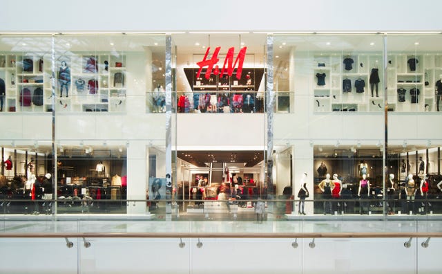 h&m shop sign
