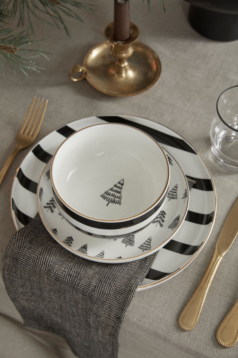 black and white dinnerware by westwing