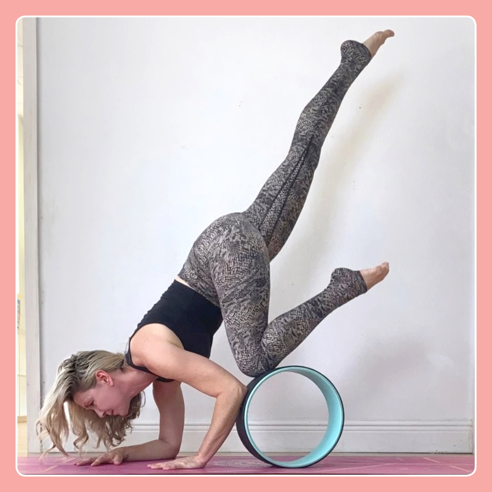 5 Best Yoga Poses to Try with a Yoga Wheel