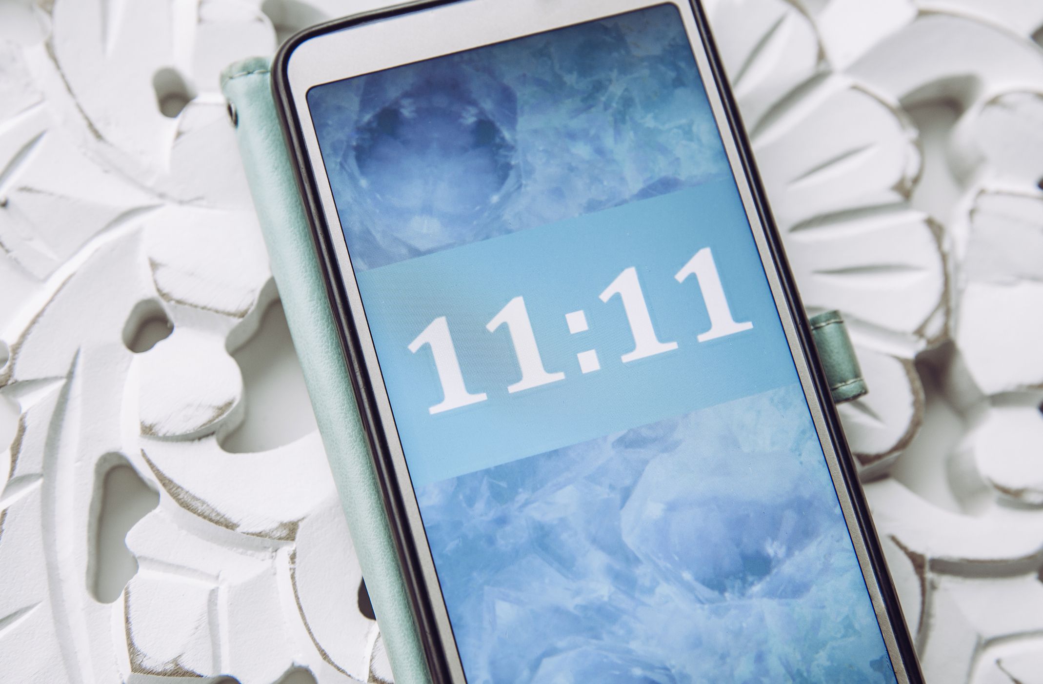 Seeing 11:11? Find out the meaning of this powerful sign from the Universe