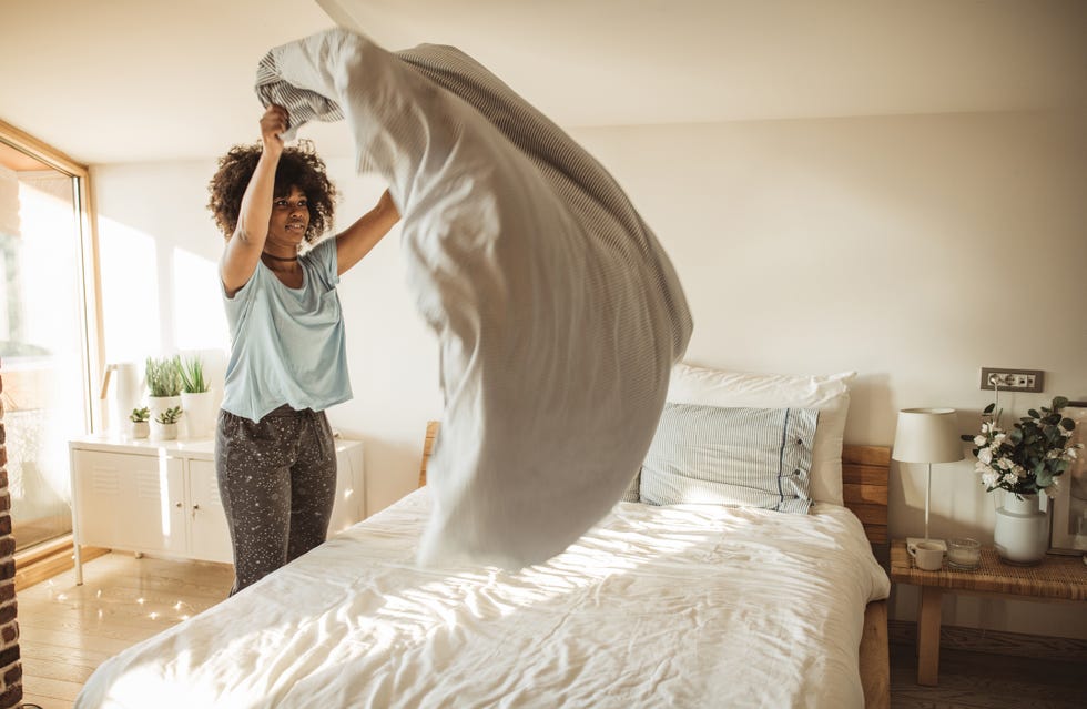 what are signs of bed bugs