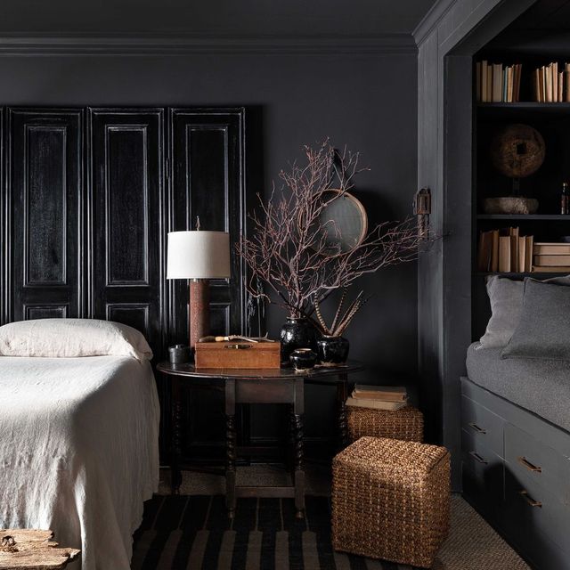 graphite walls in a bedroom