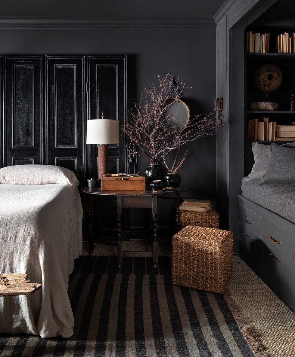 graphite walls in a bedroom