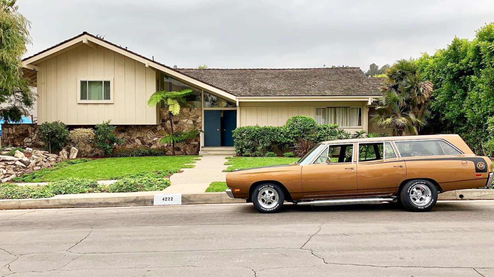 What S HGTV Doing With The Brady Bunch House Brady House Tour   What Is Hgtv Doing With The Brady Bunch House 1568828985 