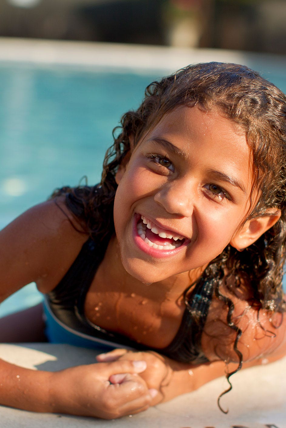 Face, Hair, Facial expression, Smile, Fun, Skin, Beauty, Swimming pool, Happy, Summer,