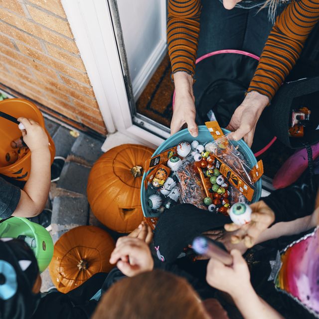 What Time Does Trick-or-Treating Start in 2023? Trick-or-Treat Hours Near  You