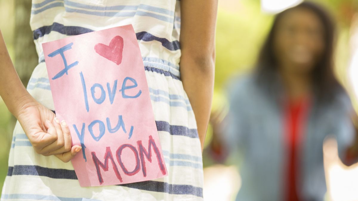 50 Activities to Do with Mom on Mother's Day