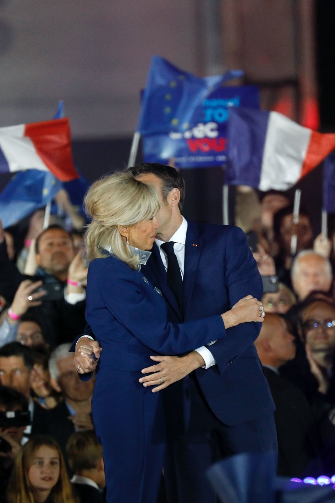 Macron 2022 In Francia Vince Anche Grazie Alla Moglie Brigitte