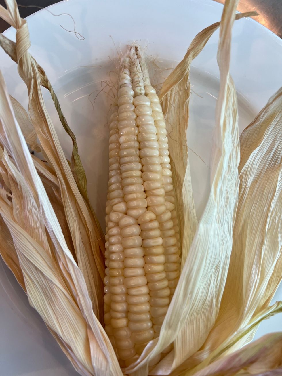 a close up of some corn